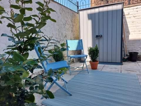 Corner House, Sleeps 8 In 4 Bedrooms, Near Train Station, Great Value! Manchester Esterno foto
